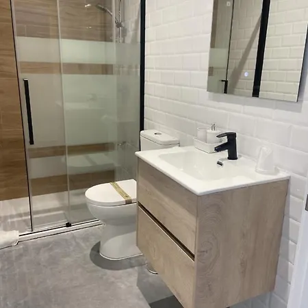 Santamira Street Apartman *