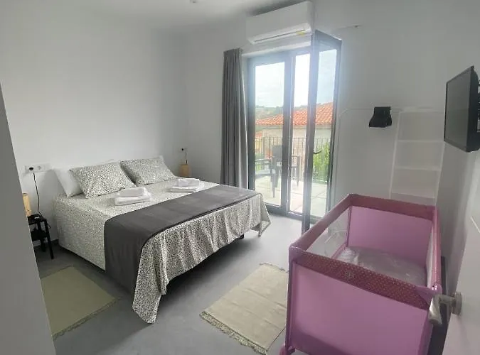 Santamira Street Apartment *