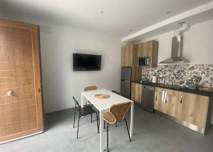 Santamira Street * 산틸라나델마르