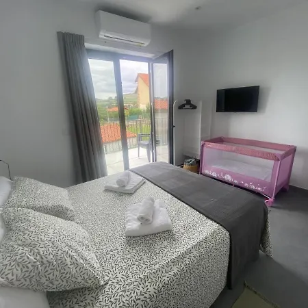 Santamira Street Сантильяна-дель-Мар